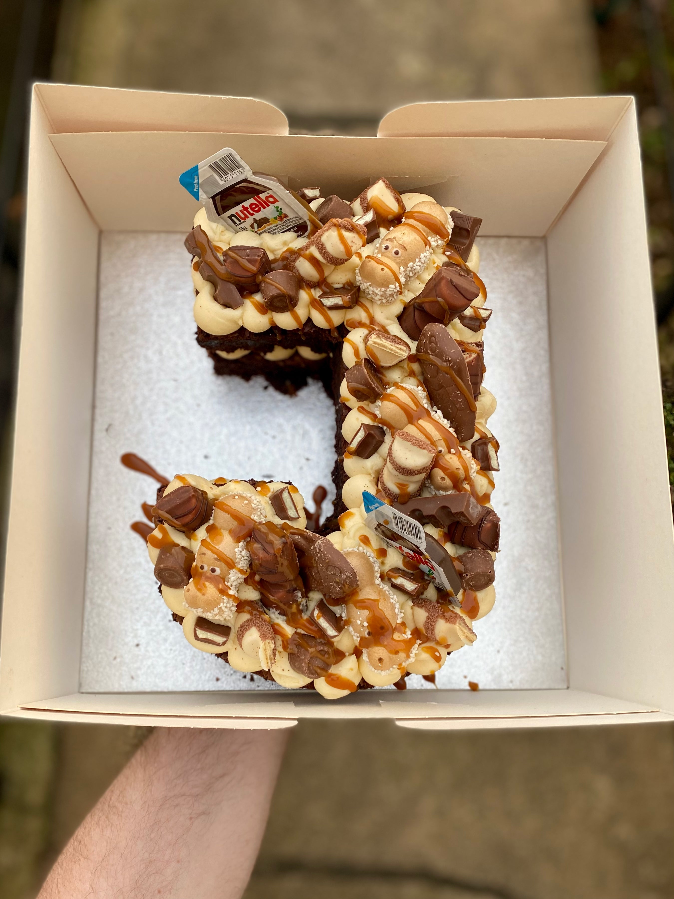 Brownie letter or number cake